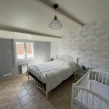 Гостевой дом Eugene & Eugenie - Maison Familiale - Proche Gare Ле-Сабль-д’Олон