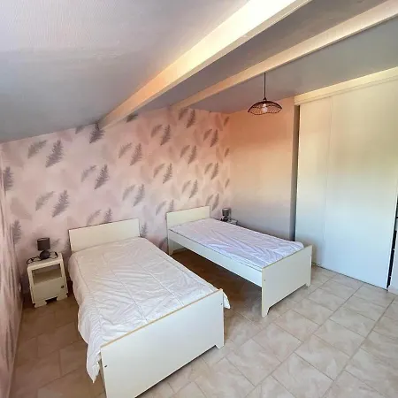 Casa de hóspedes Eugene & Eugenie - Maison Familiale - Proche Gare 4*